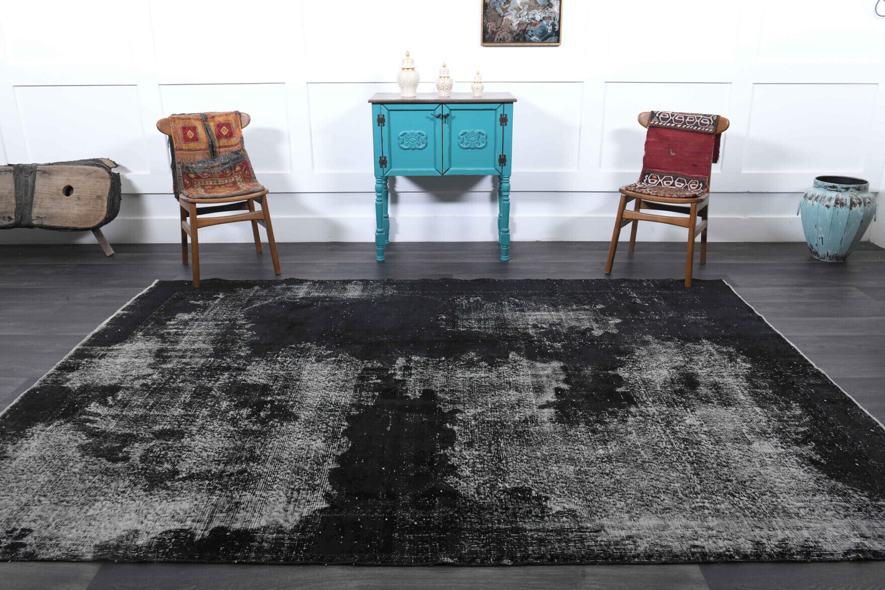 Argyrolyra rug: 1940s handmade Anatolian rug with solid motifs and cotton backing
