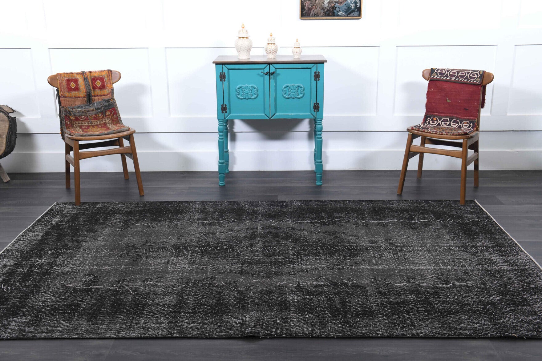 Yelizar rug: 1970s handmade Anatolian rug with oriental motifs and cotton backing