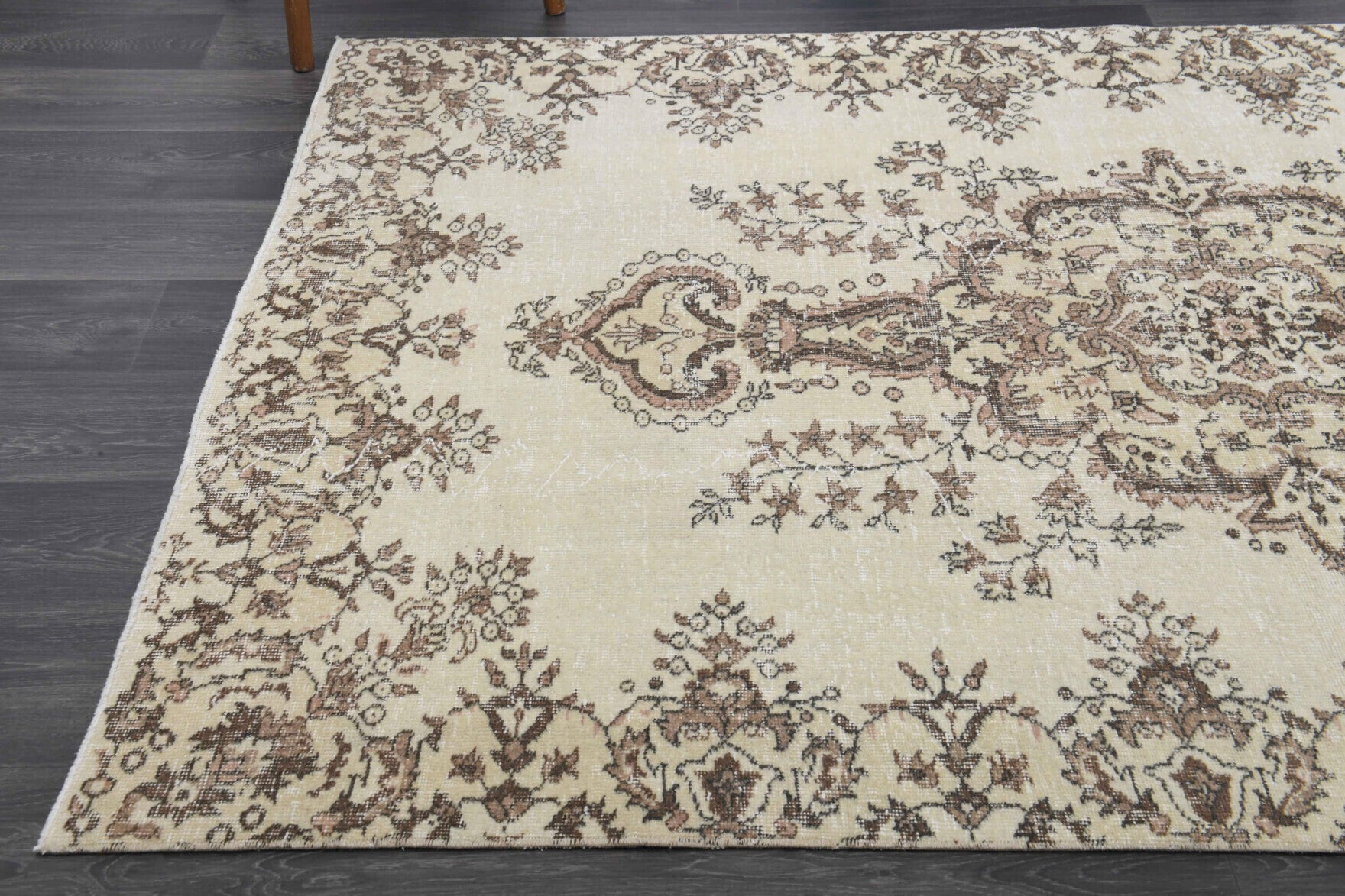 One-of-a-kind 1970s Anatolian vintage area rug in wool, 5'3" x 8'1"