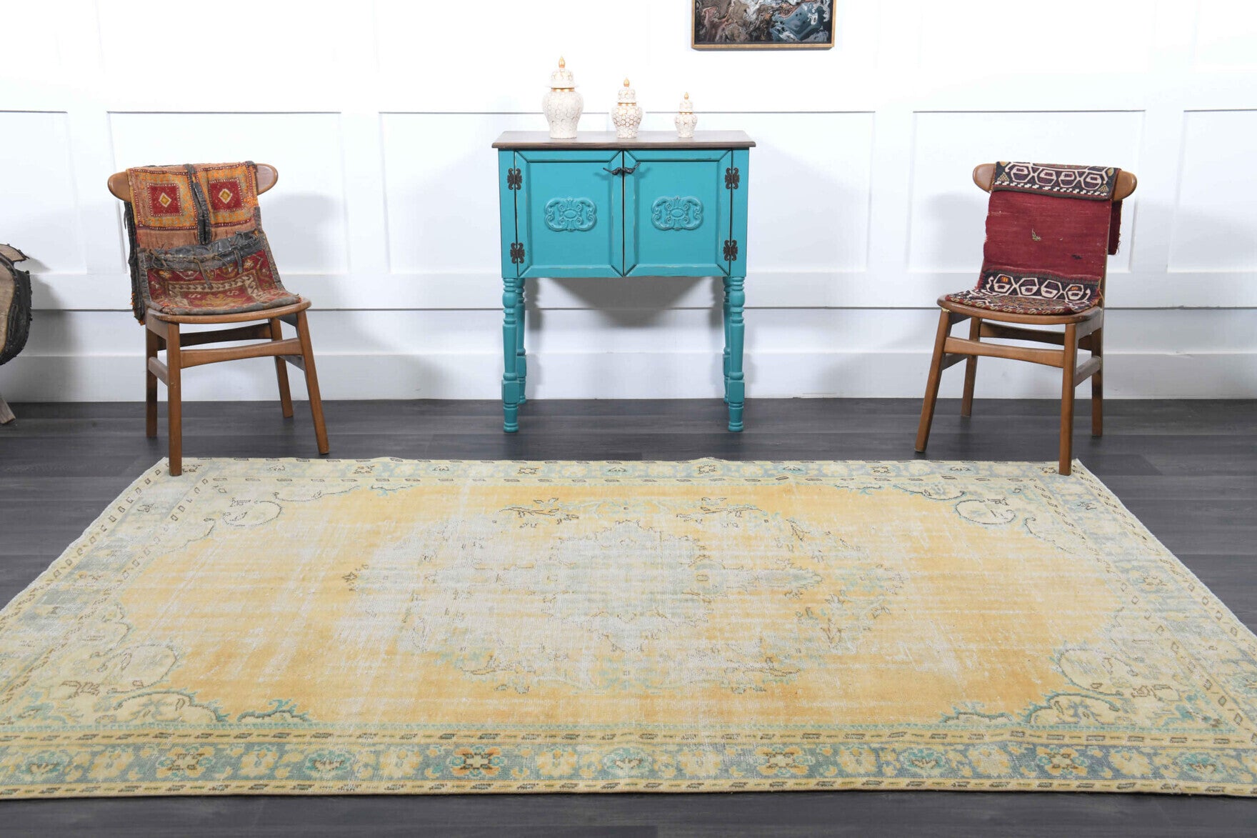 Dilsadgul rug: 1970s handmade Anatolian rug with oriental motifs and cotton backing