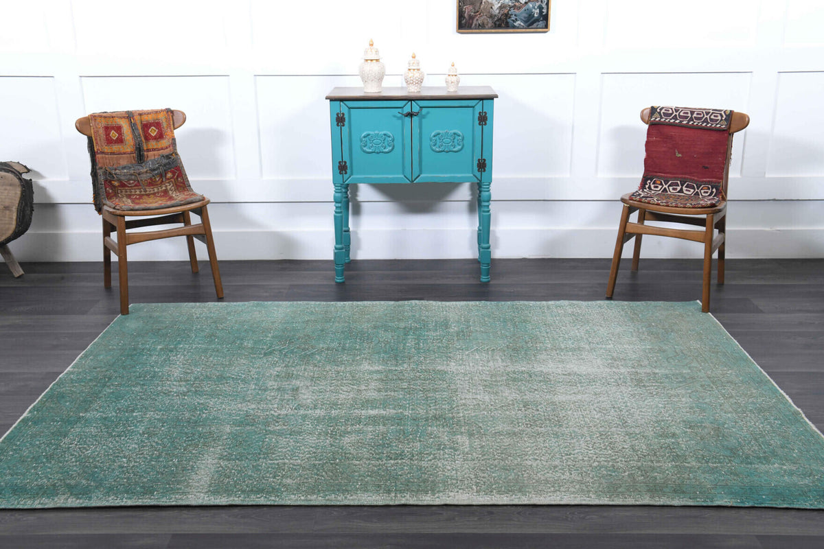 Hedaura rug: 1970s handmade Anatolian rug with solid motifs and cotton backing