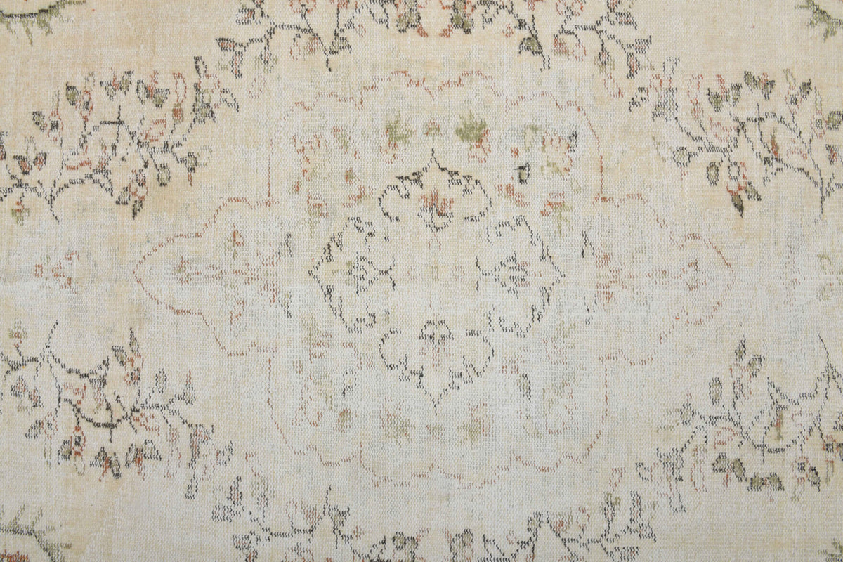 Handmade wool rug from Anatolia, Turkey – Vintage Anatolian Beige Area Rug 5'7" x 8'11"