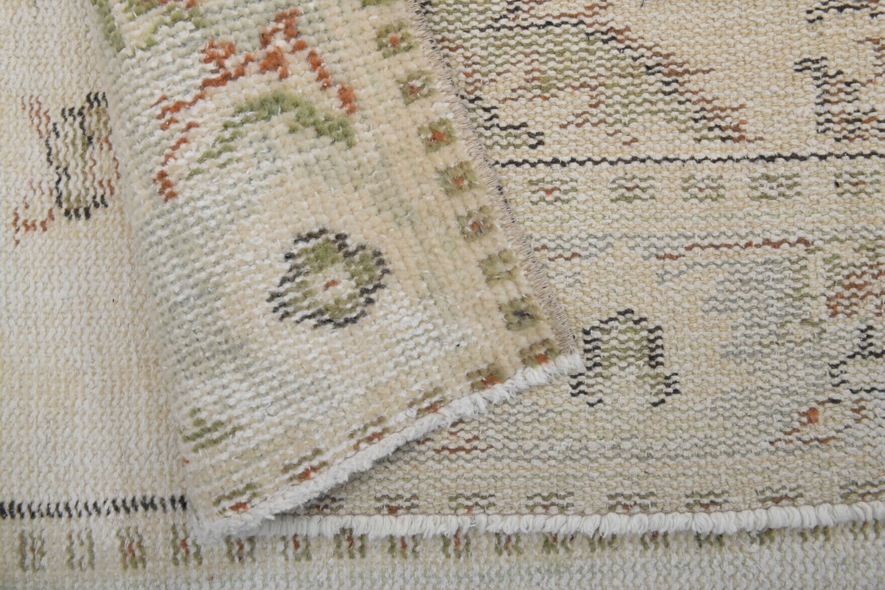 Hosyarnaz – vintage oriental rug for living room or bedroom, 5'7" x 8'11" (170x271 cm)