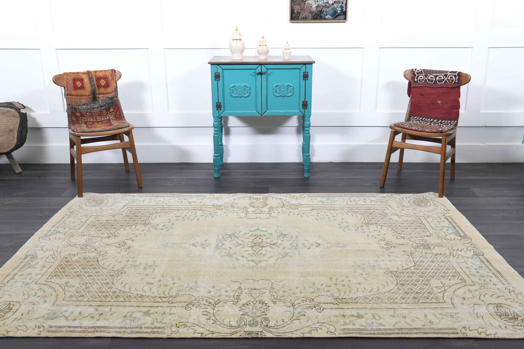 Irmaksel rug: 1970s handmade Anatolian rug with oriental motifs and cotton backing