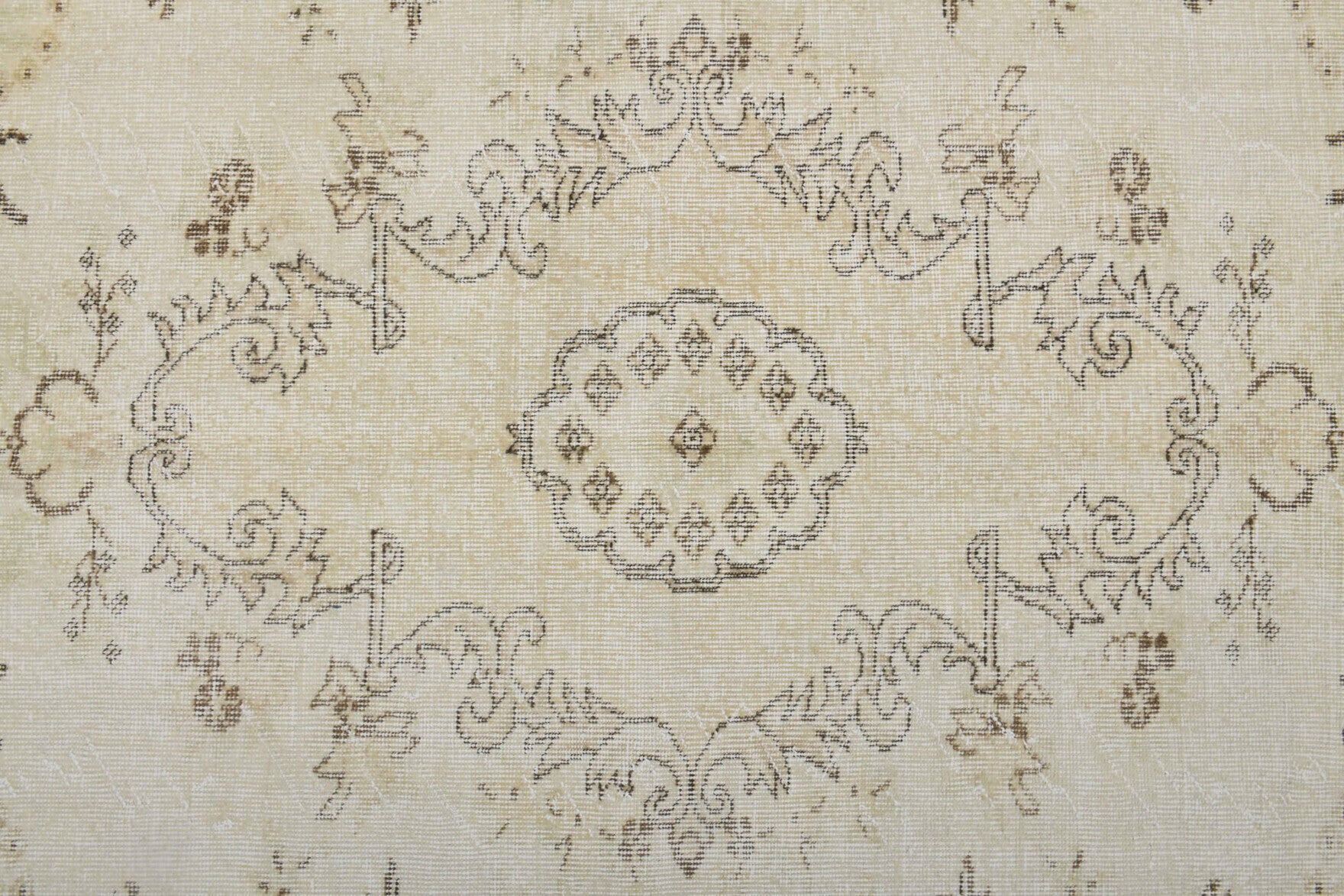 Handmade wool rug from Anatolia, Turkey – Neutral Beige Vintage Area Anatolian Rug 5'5" x 8'7"