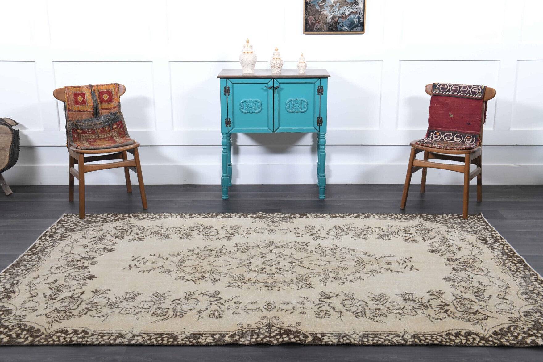 Kumrusel rug: 1970s handmade Anatolian rug with oriental motifs and cotton backing