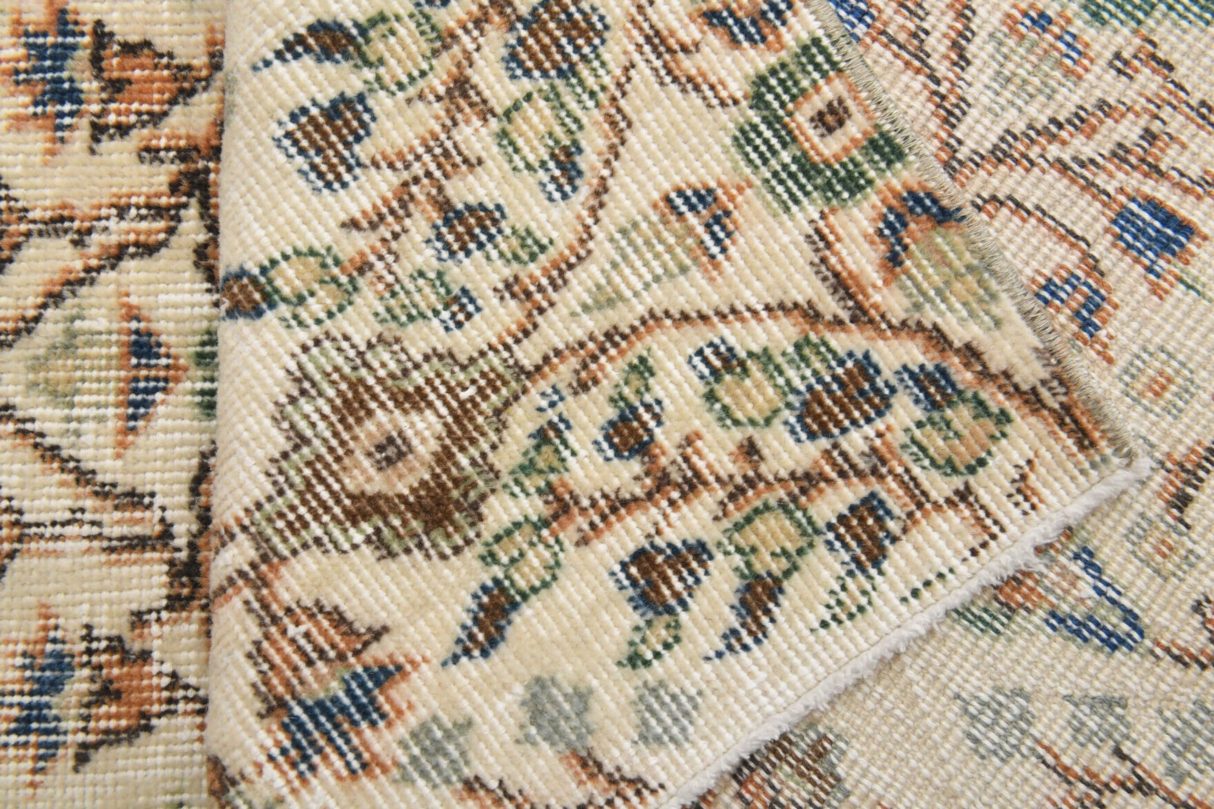 Thalomira – vintage floral rug for living room or bedroom, 5'3" x 8'5" (160x256 cm)