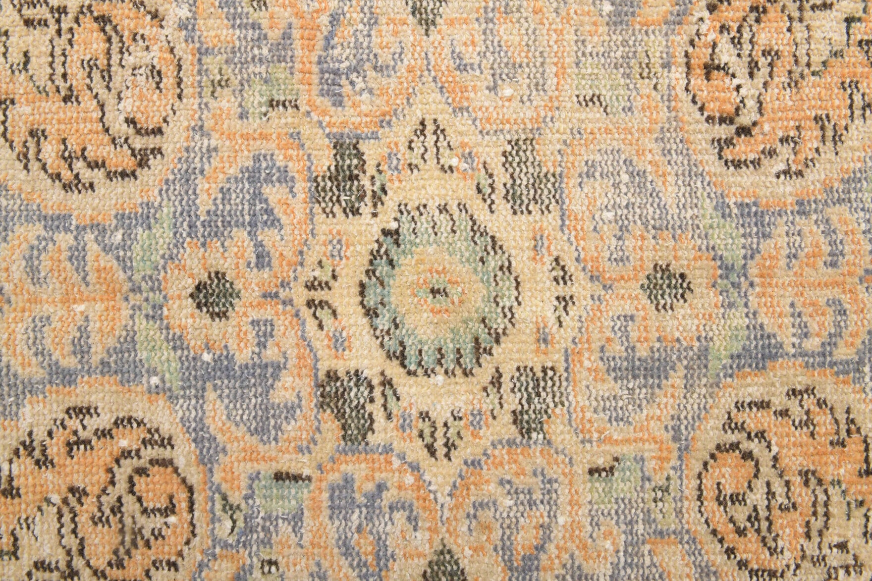 Bulutan – vintage oriental rug for living room or bedroom, 6'1" x 9'11" (185x303 cm)