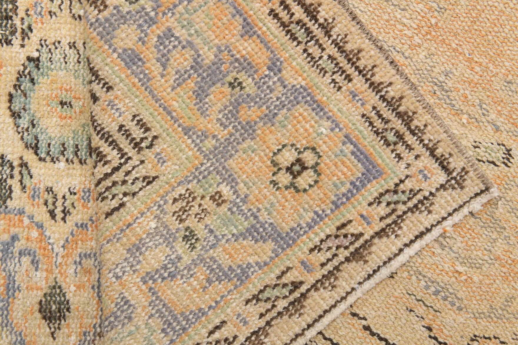 Hand-crafted Anatolian vintage rug Bulutan in wool, 1970s