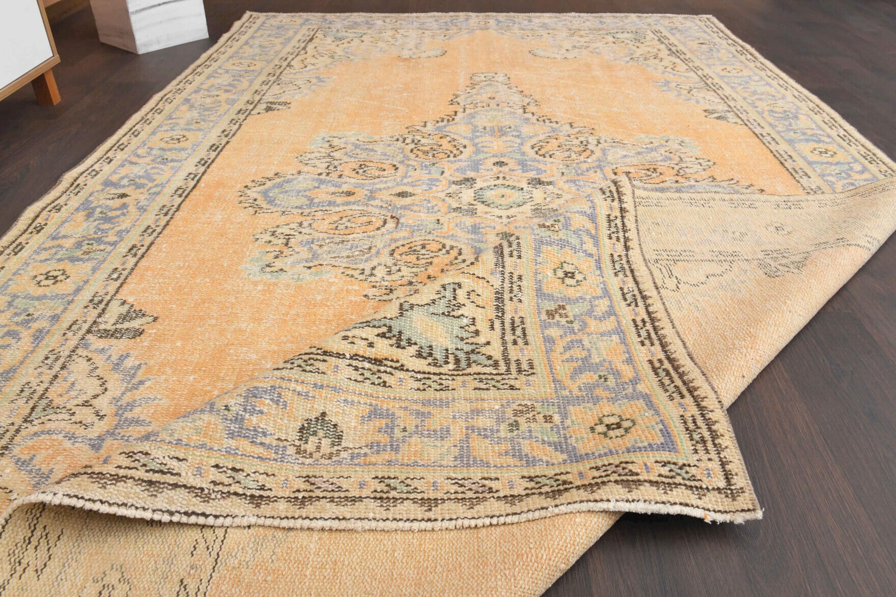 Vintage Oriental Oushak Rug in wool – 1970s piece from Anatolia, Turkey | Fame Rugs