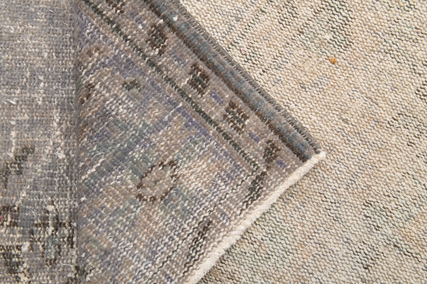 Handmade wool rug from Anatolia, Turkey – Vintage Neutral Area Oushak Rug 6'5" x 9'7"