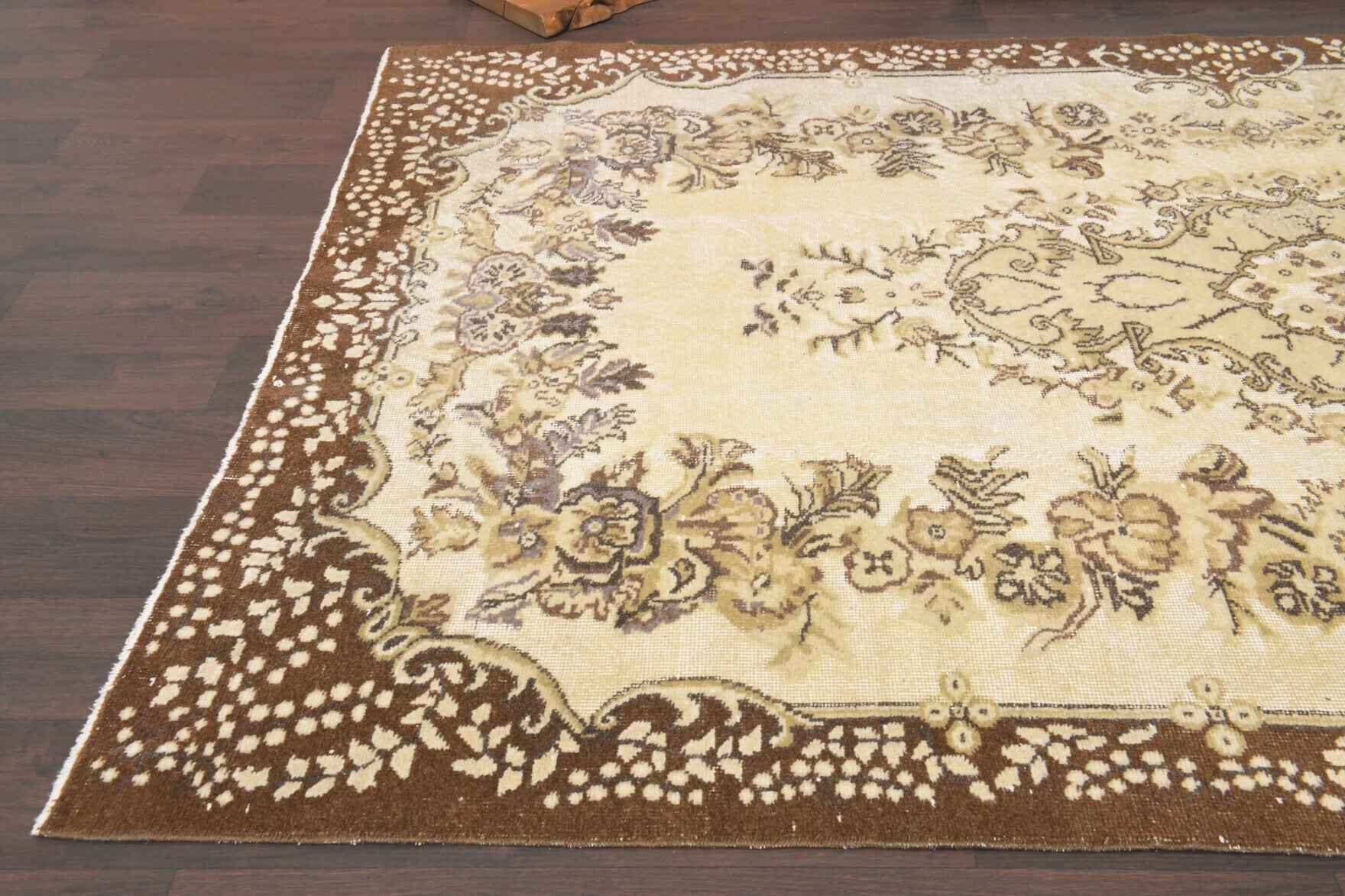 One-of-a-kind 1970s Anatolian vintage area rug in wool, 5'10" x 9'11"