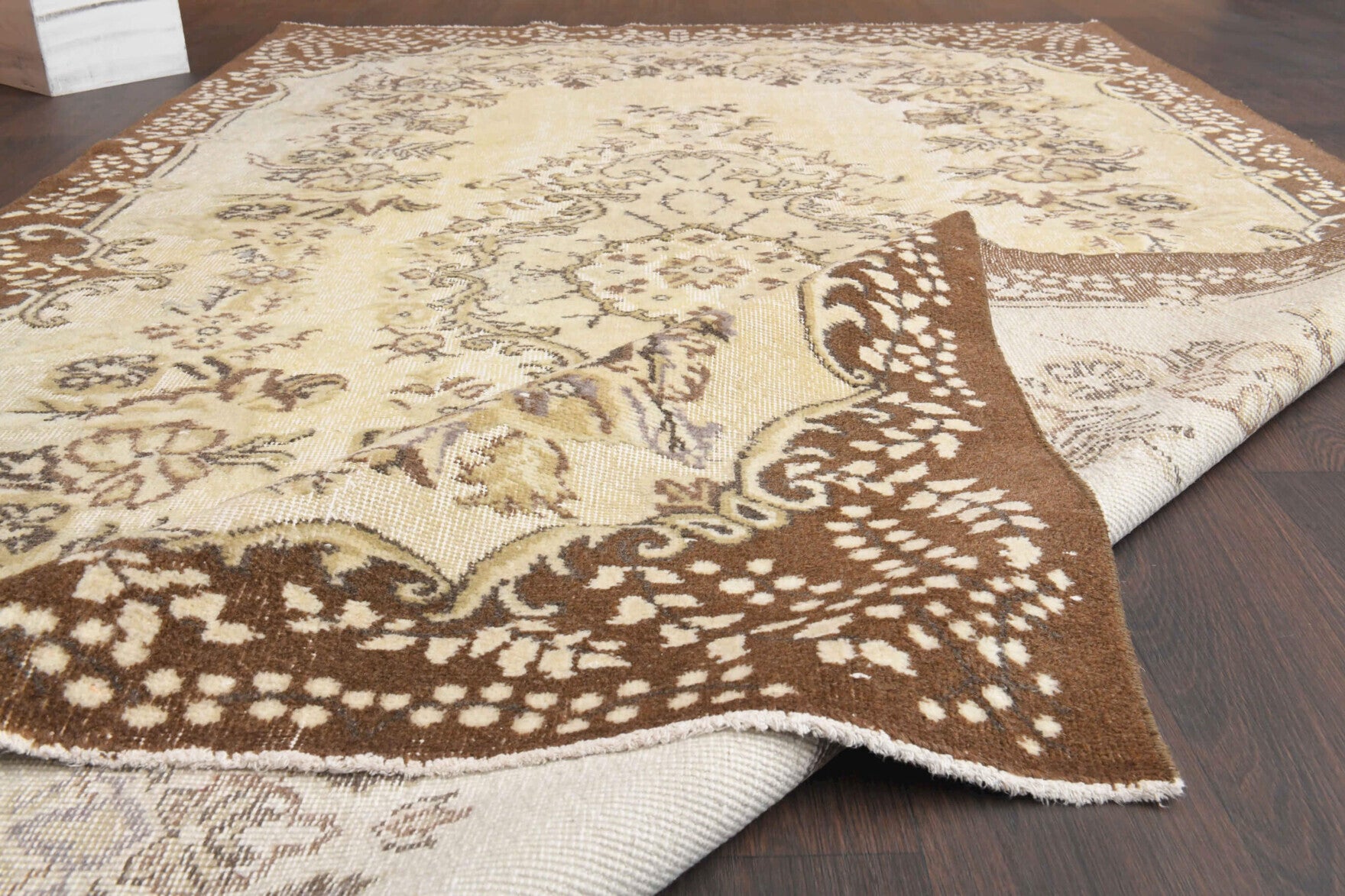 Hand-crafted Anatolian vintage rug Denizar in wool, 1970s