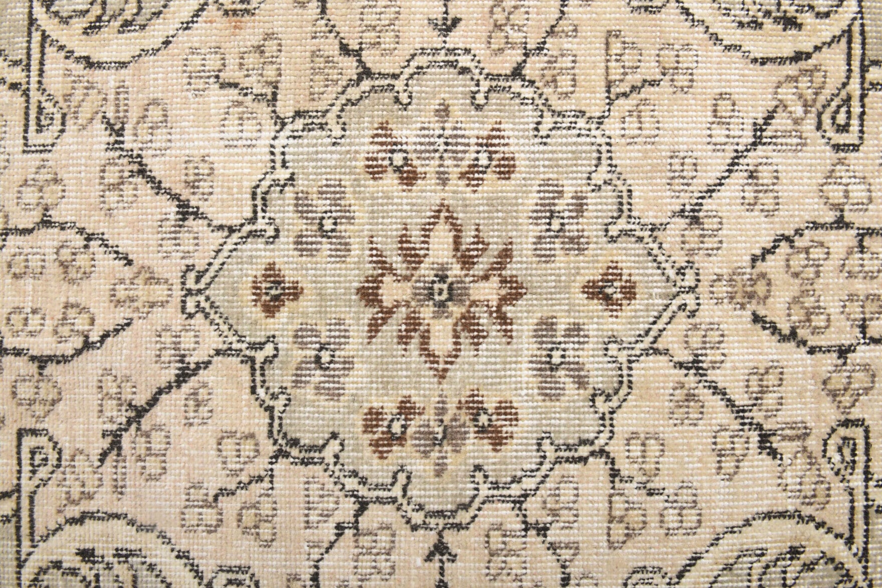 Delphiphile – vintage oriental rug for living room or bedroom, 5'5" x 9'4" (164x285 cm)