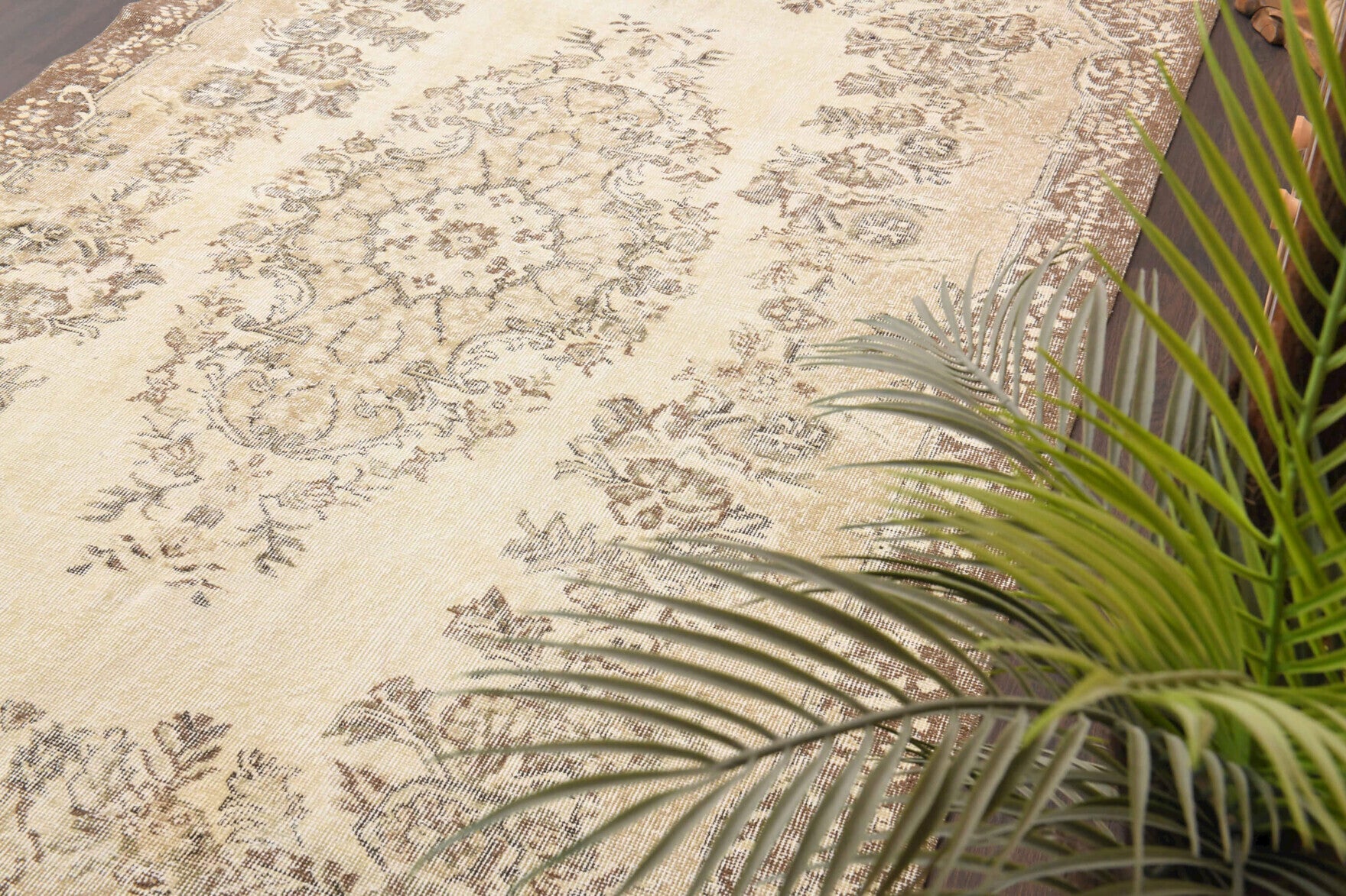 Denizbahce rug: 1970s handmade Anatolian rug with oriental motifs and cotton backing