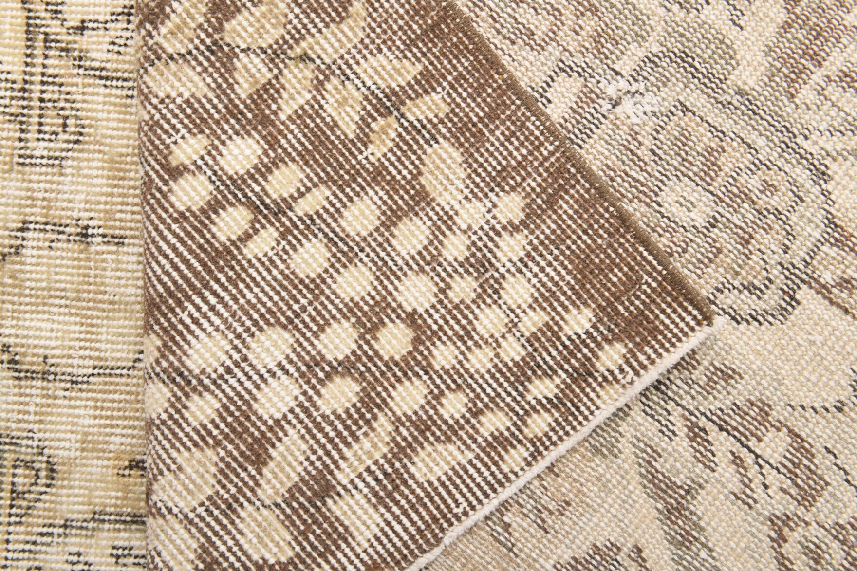 Authentic Anatolian vintage area rug (1970s) with oriental design – one-of-a-kind at Fame Rugs