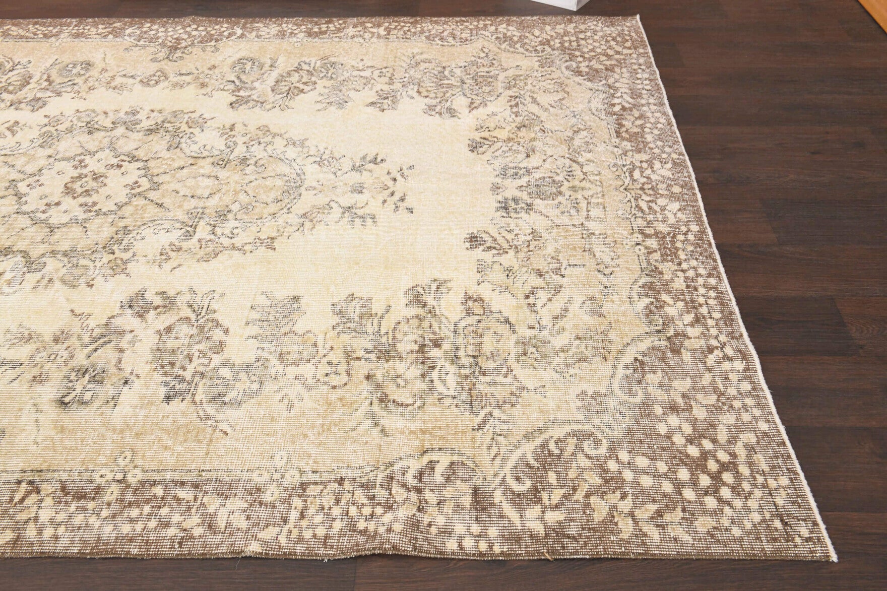 Hand-crafted Anatolian vintage rug Denizbahce in wool, 1970s
