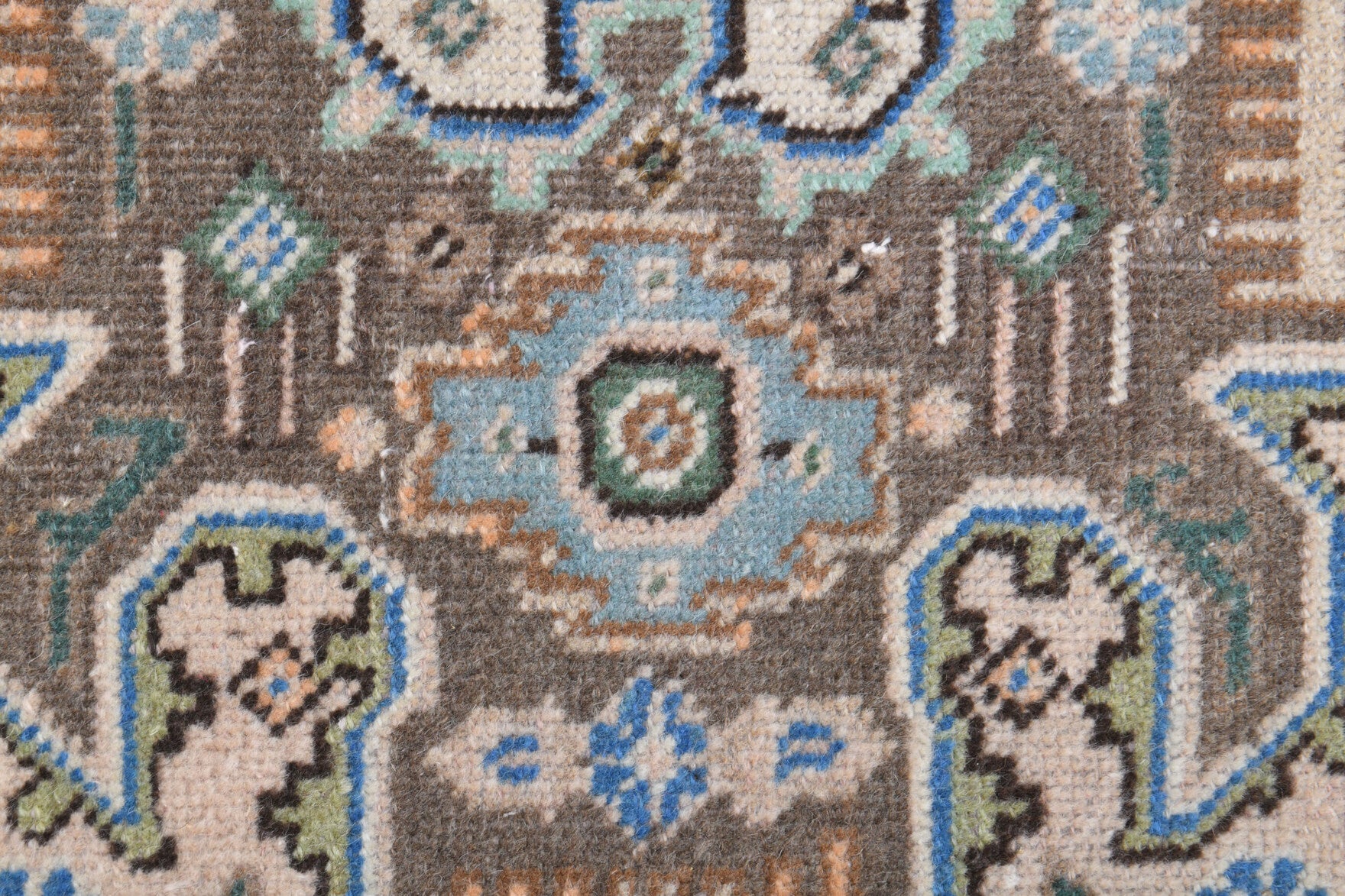Kamrusepa – vintage oriental rug for living room or bedroom, 8'2" x 11'4" (250x345 cm)