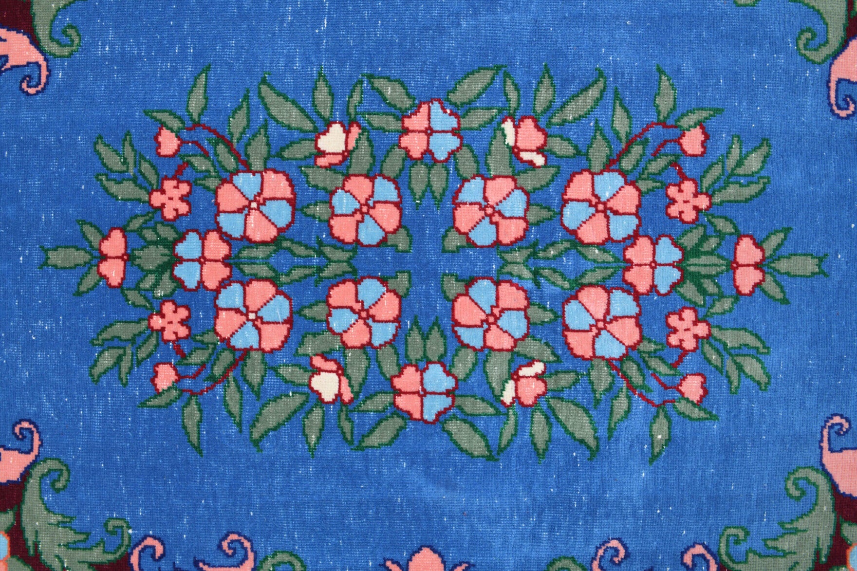 Polizoe rug: 1970s handmade Anatolian rug with oriental motifs and cotton backing