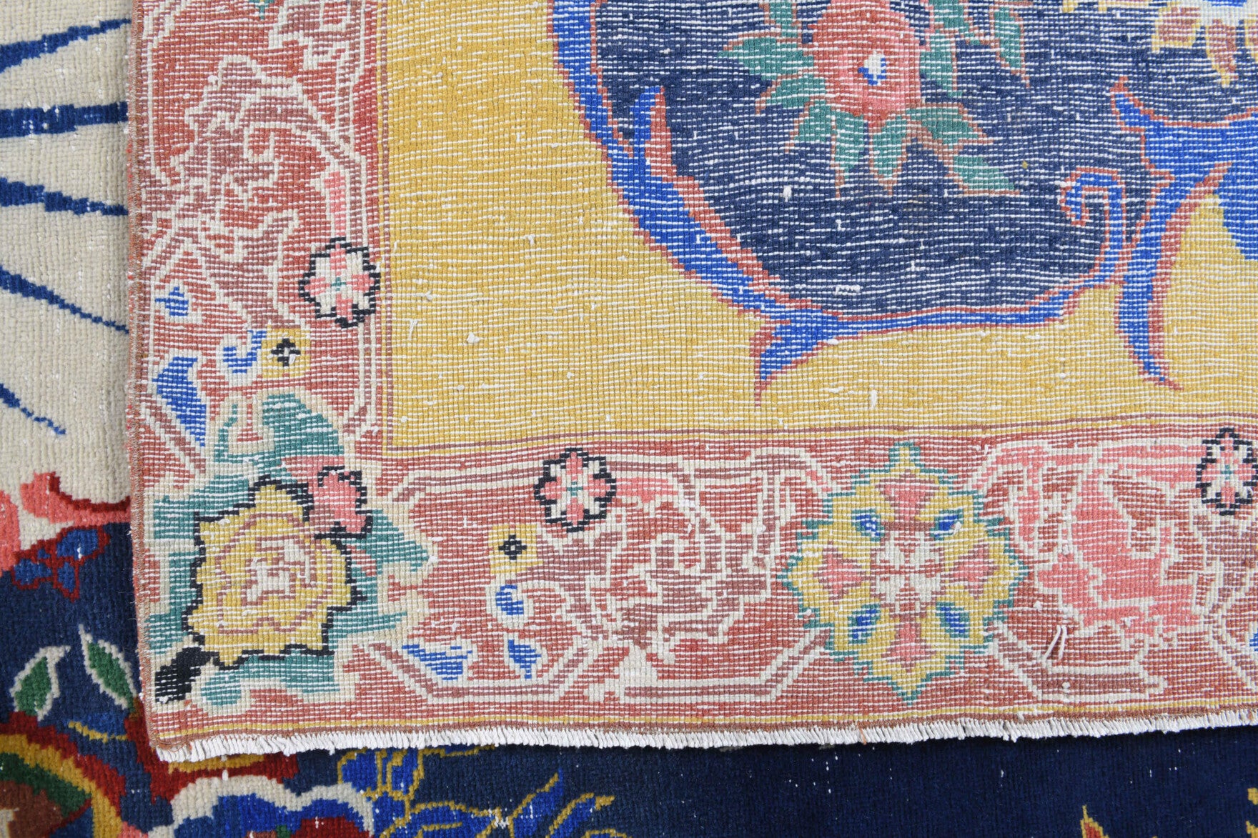 Phemesthene – vintage medallion rug for living room or bedroom, 9'4" x 14'8" (285x447 cm)