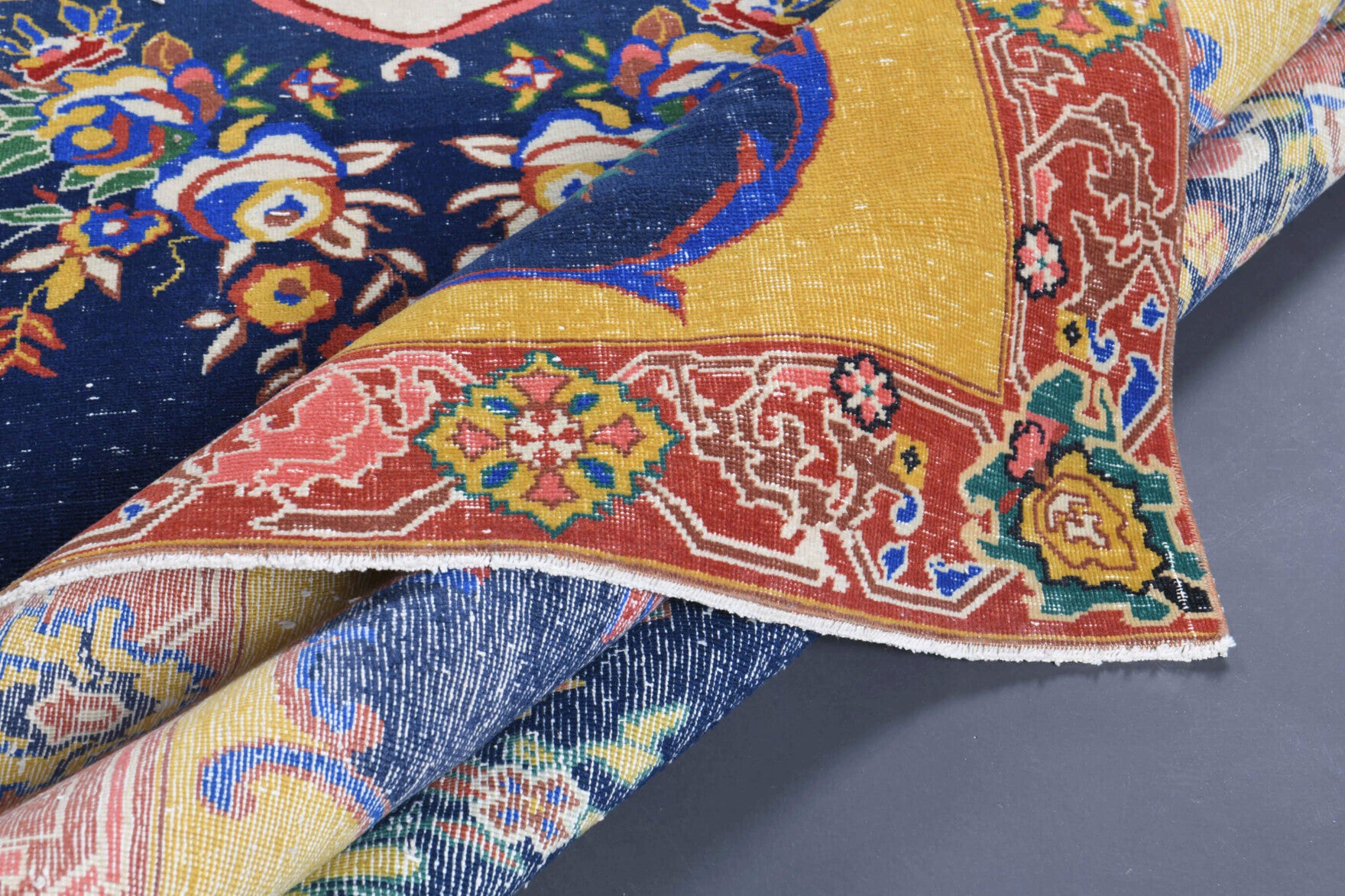 Hand-crafted Anatolian vintage rug Phemesthene in wool, 1970s