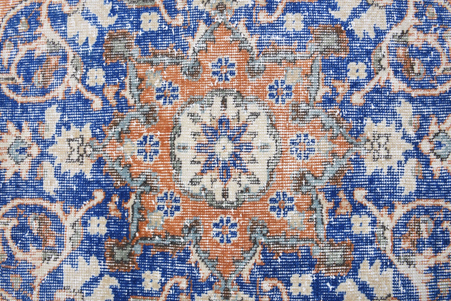 Phemepnoe – vintage oriental rug for living room or bedroom, 8'4" x 11'5" (255x349 cm)