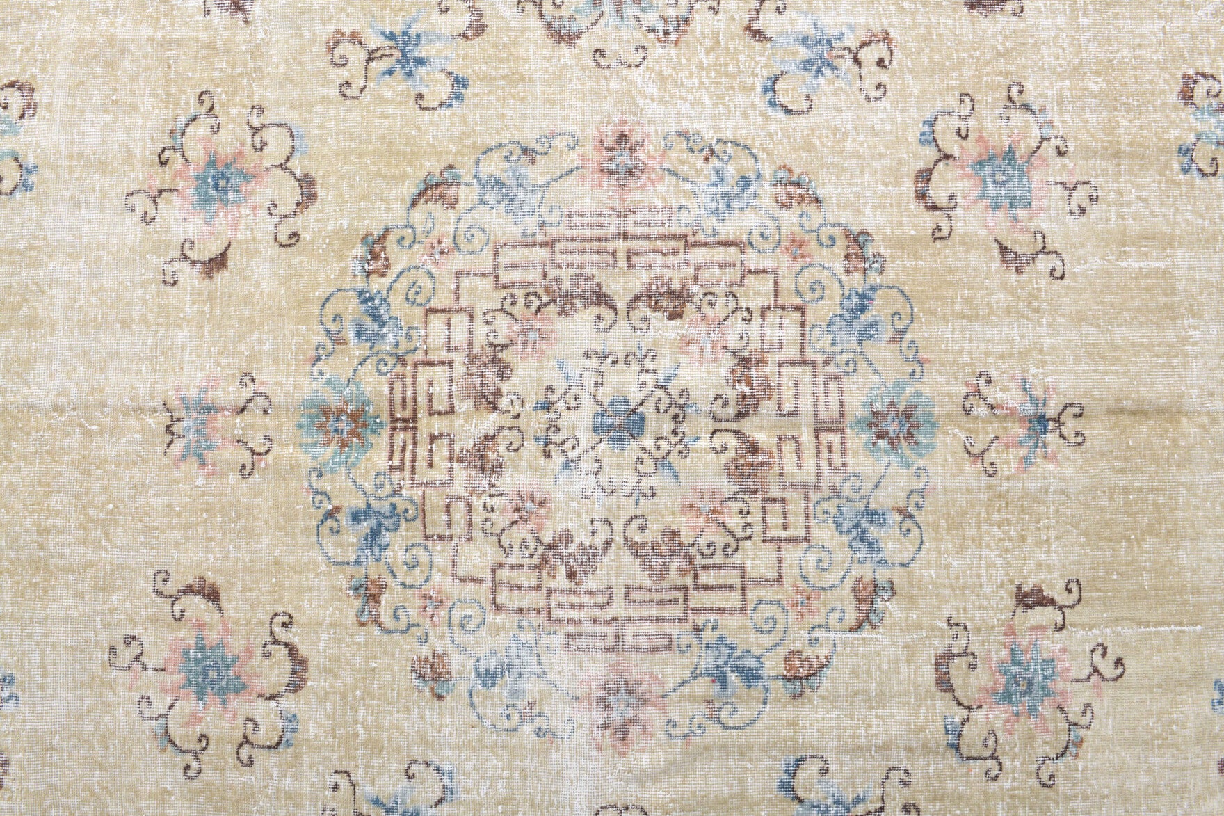Authentic Anatolian vintage area rug (1970s) with oriental and bordered design – one-of-a-kind at Fame Rugs
