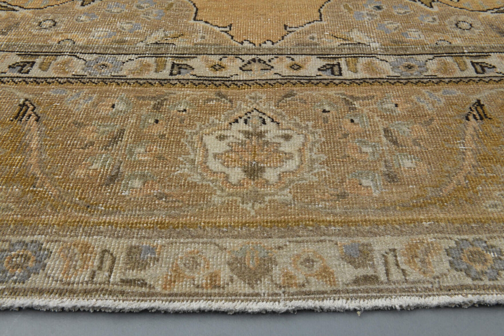 Hippodora rug: 1970s handmade Persian rug with oriental motifs and cotton backing