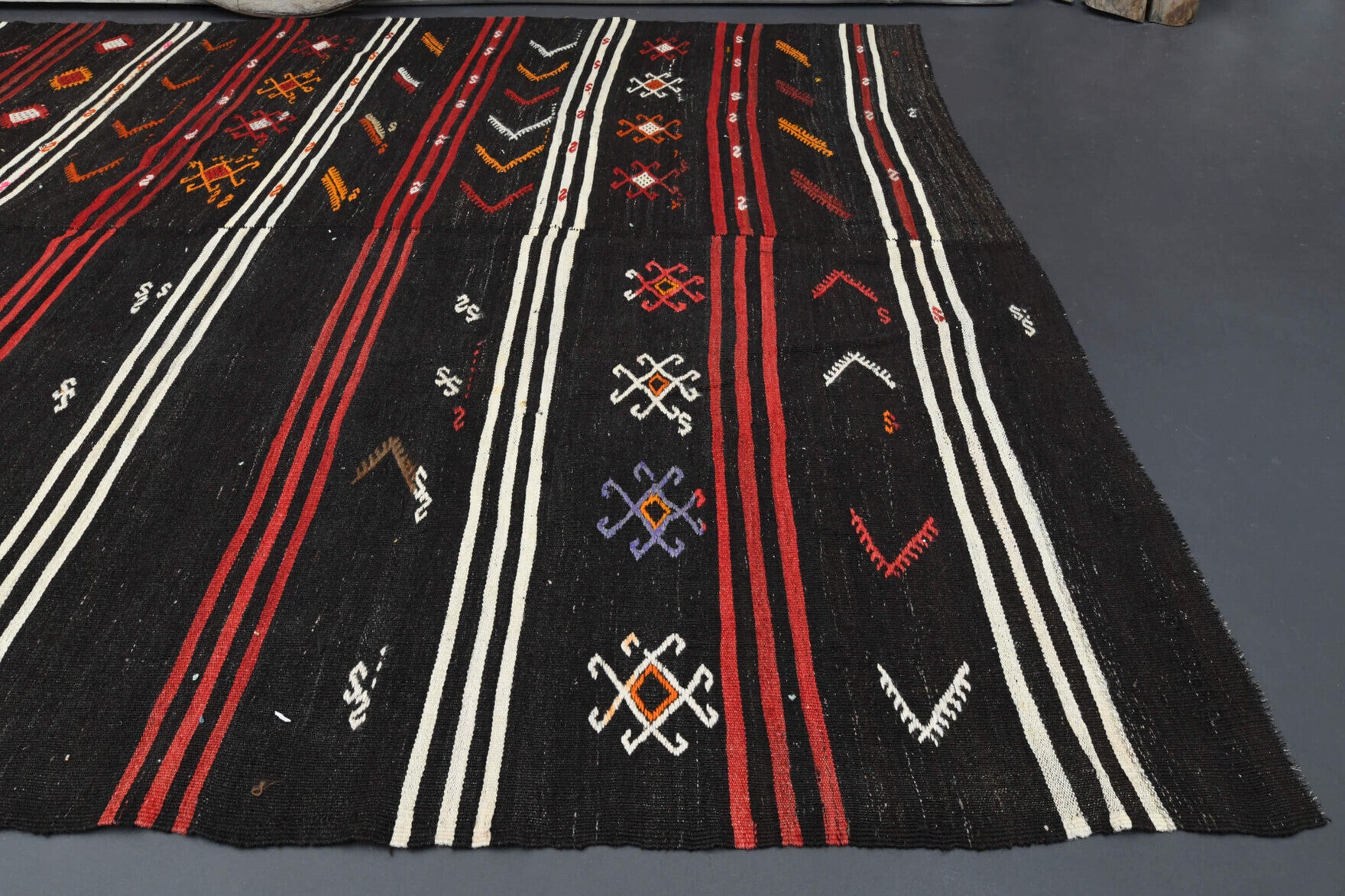 Authentic Anatolian vintage kilim rug (1960s) with ikat design – one-of-a-kind at Fame Rugs