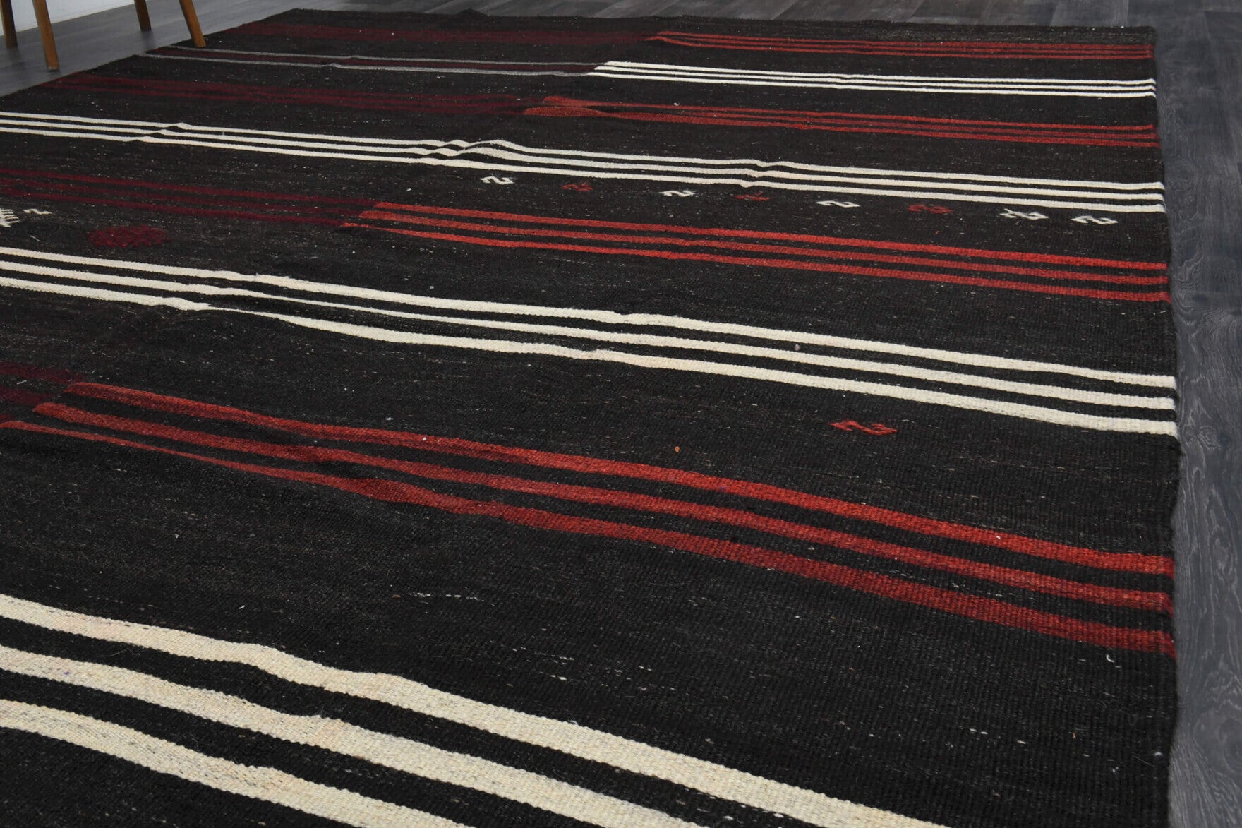 Yildizsel kilim: 1960s handwoven flatweave Anatolian kilim with striped motifs