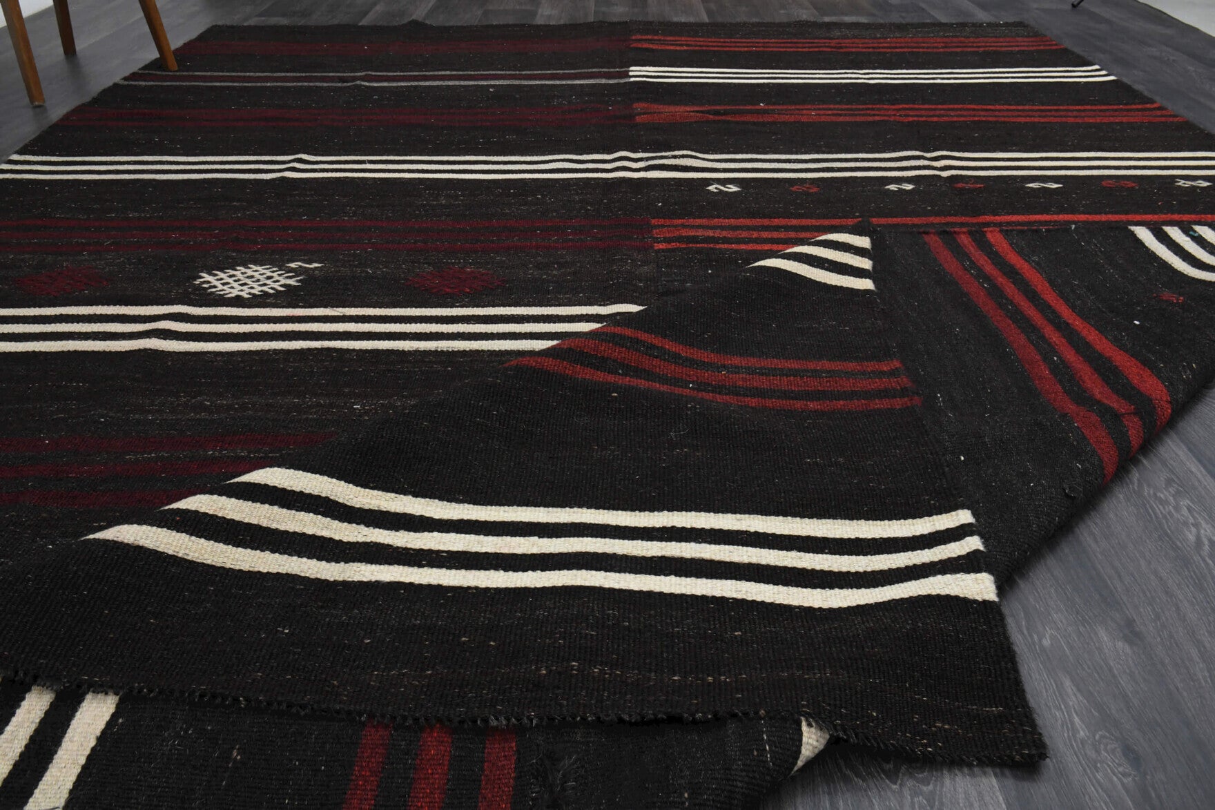 Yildizsel – vintage striped kilim for living room or bedroom, 9' x 13'1" (275x400 cm)