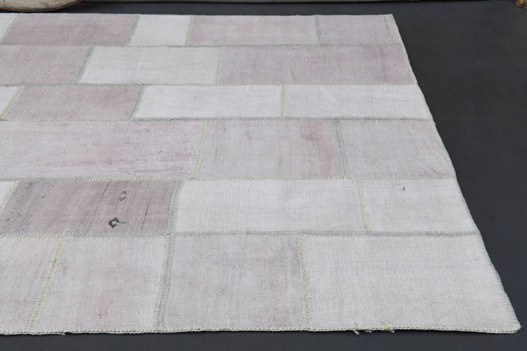 220x368 cm vintage patchwork Anatolian area rug – Petromelpe, low pile, wool