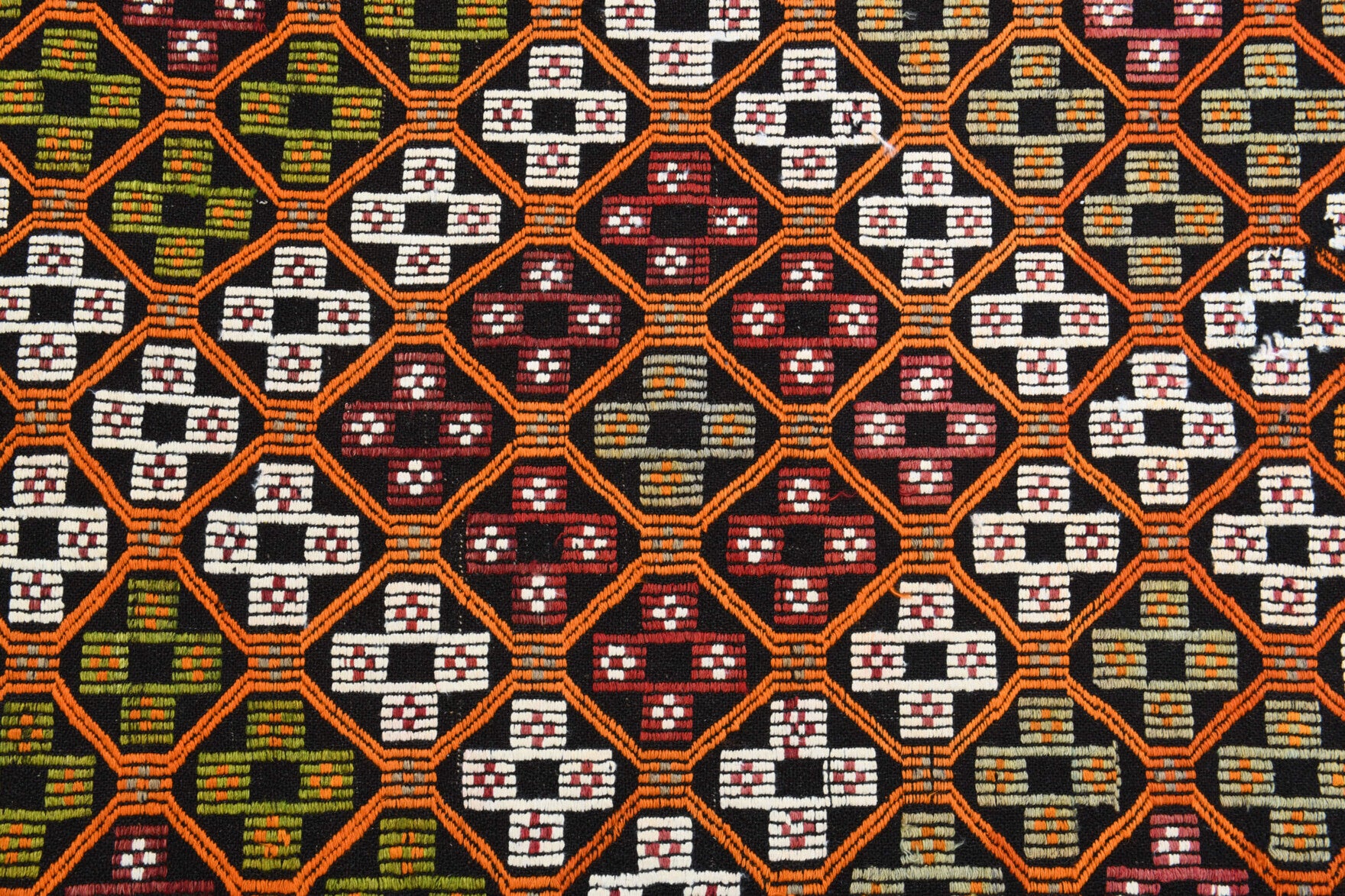 Authentic Anatolian vintage kilim rug (1960s) with ikat design – one-of-a-kind at Fame Rugs