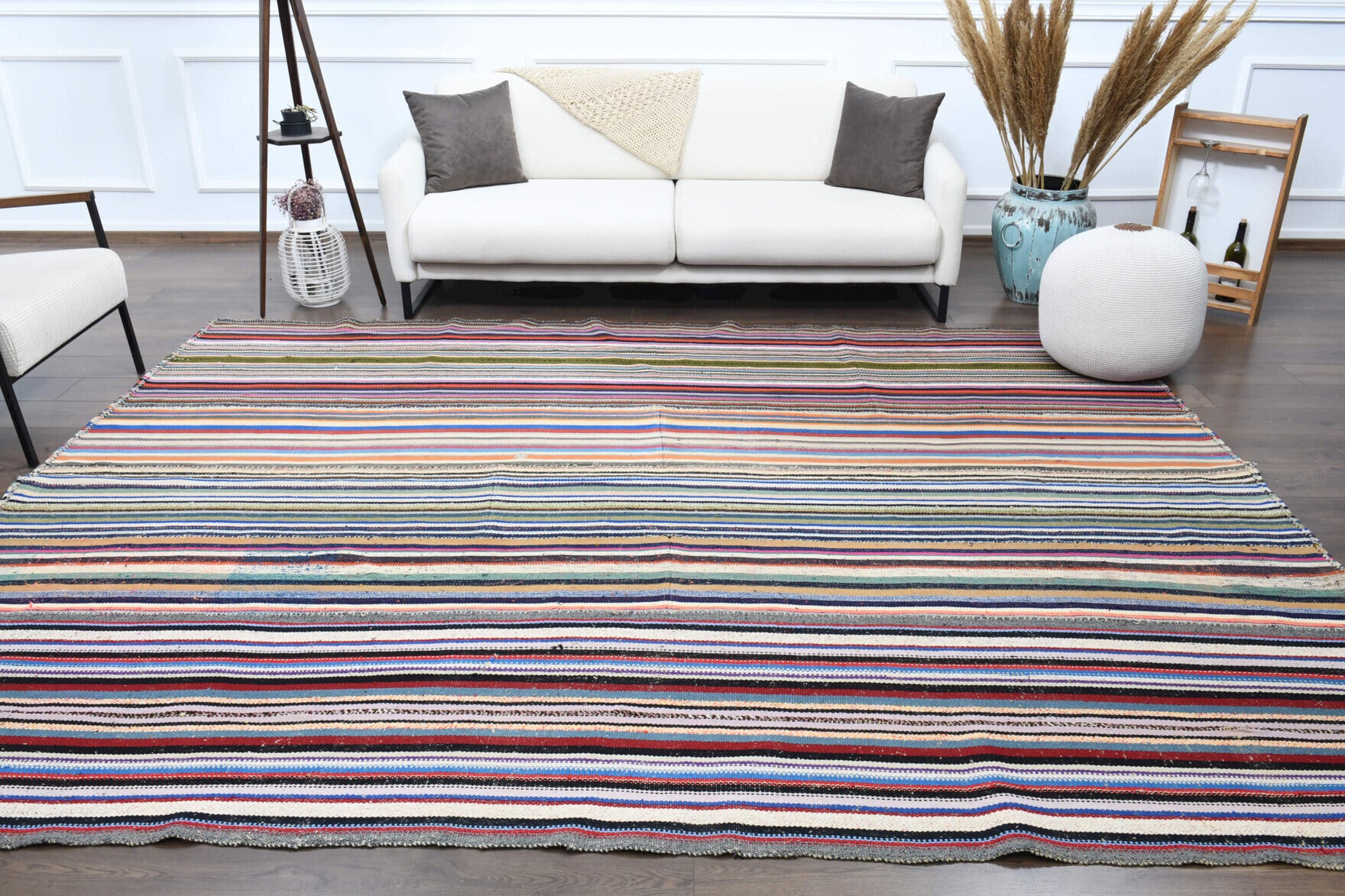 Striped Wool Kilim in wool – 1960s piece from Anatolia, Turkey | Fame Rugs