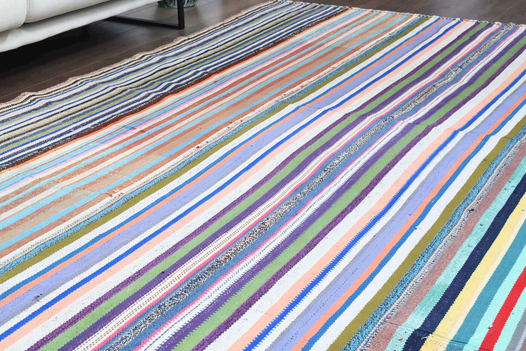 Handwoven flatweave wool kilim from Anatolia, Turkey – Turkish Vintage Kilim 7'10" x 11'9"