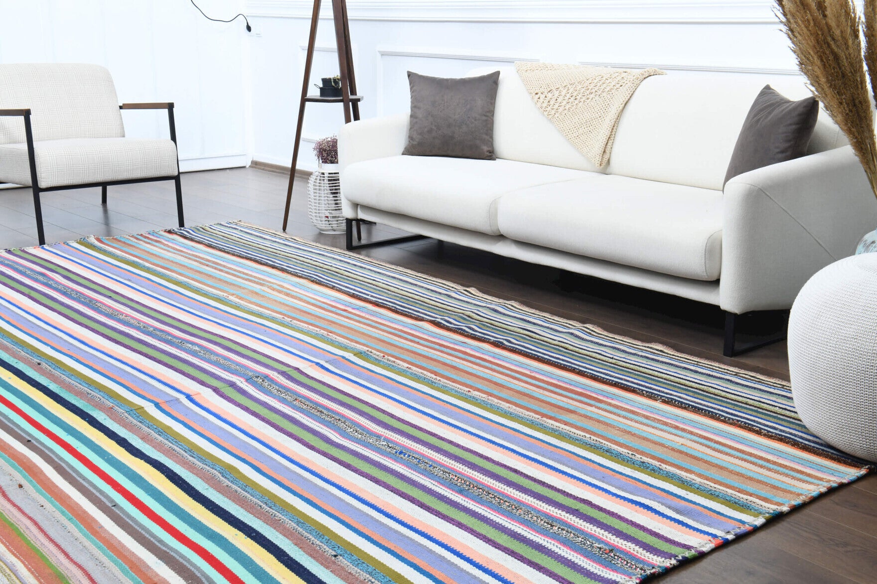 Hand-crafted Anatolian vintage kilim Lysiphaessa in wool, 1960s