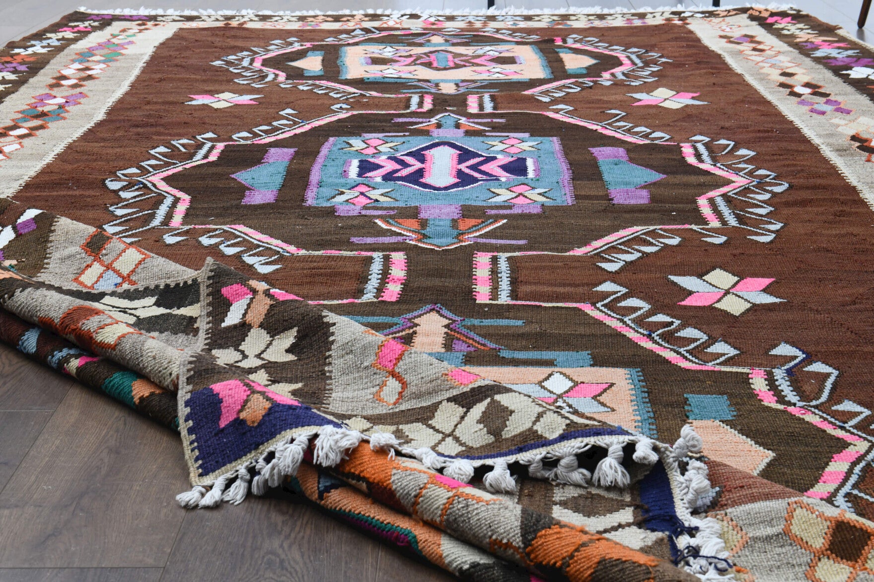Adaumut kilim: 1960s handwoven flatweave Anatolian kilim with oriental motifs