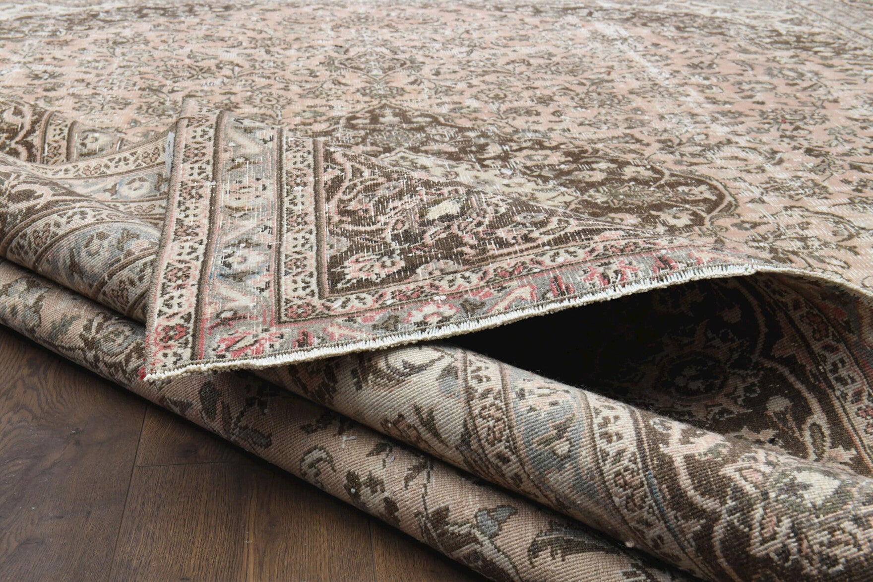 Persian Kashan Vintage Oversized Rug in wool – 1970s piece from Kashan / Iran | Fame Rugs