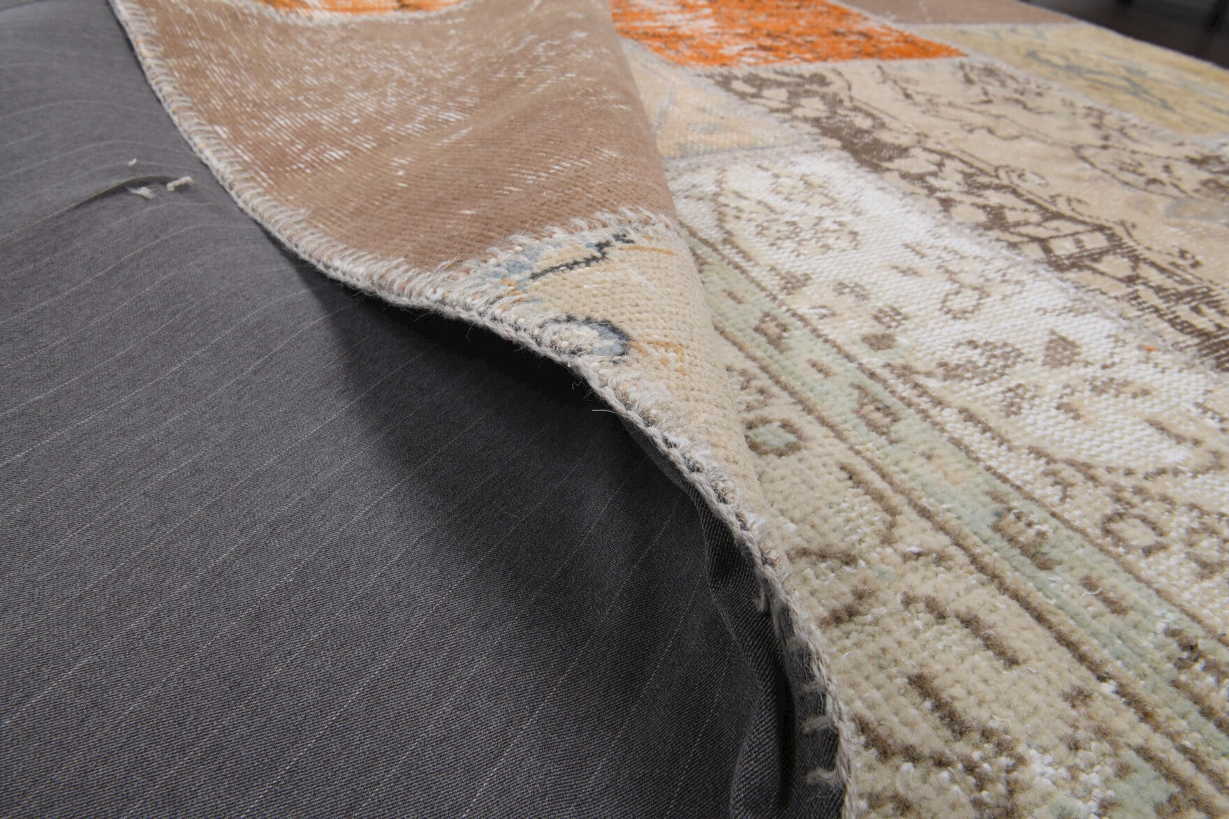 Charitothalia – vintage floral rug for living room or bedroom, 6'8" x 9'9" (203x297 cm)