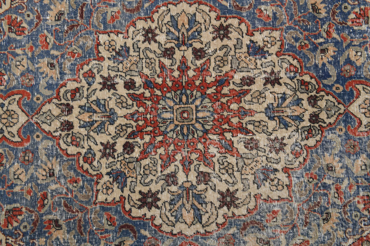 Authentic Persian vintage area rug (1960s) with oriental design – one-of-a-kind at Fame Rugs