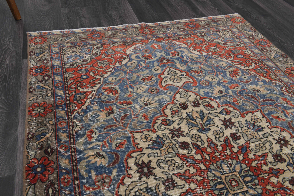 Handmade wool rug from the Persian region – Persian Small Area Rug 1960s 3'10" x 6'9"