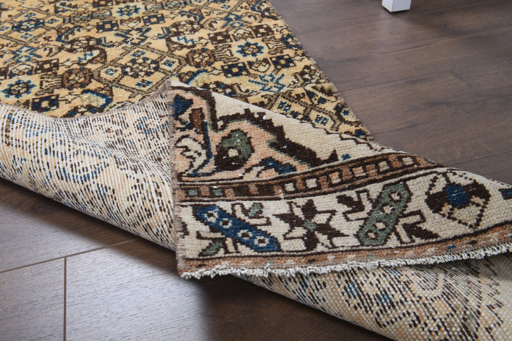 Authentic Anatolian vintage runner rug (1970s) with oriental design – one-of-a-kind at Fame Rugs