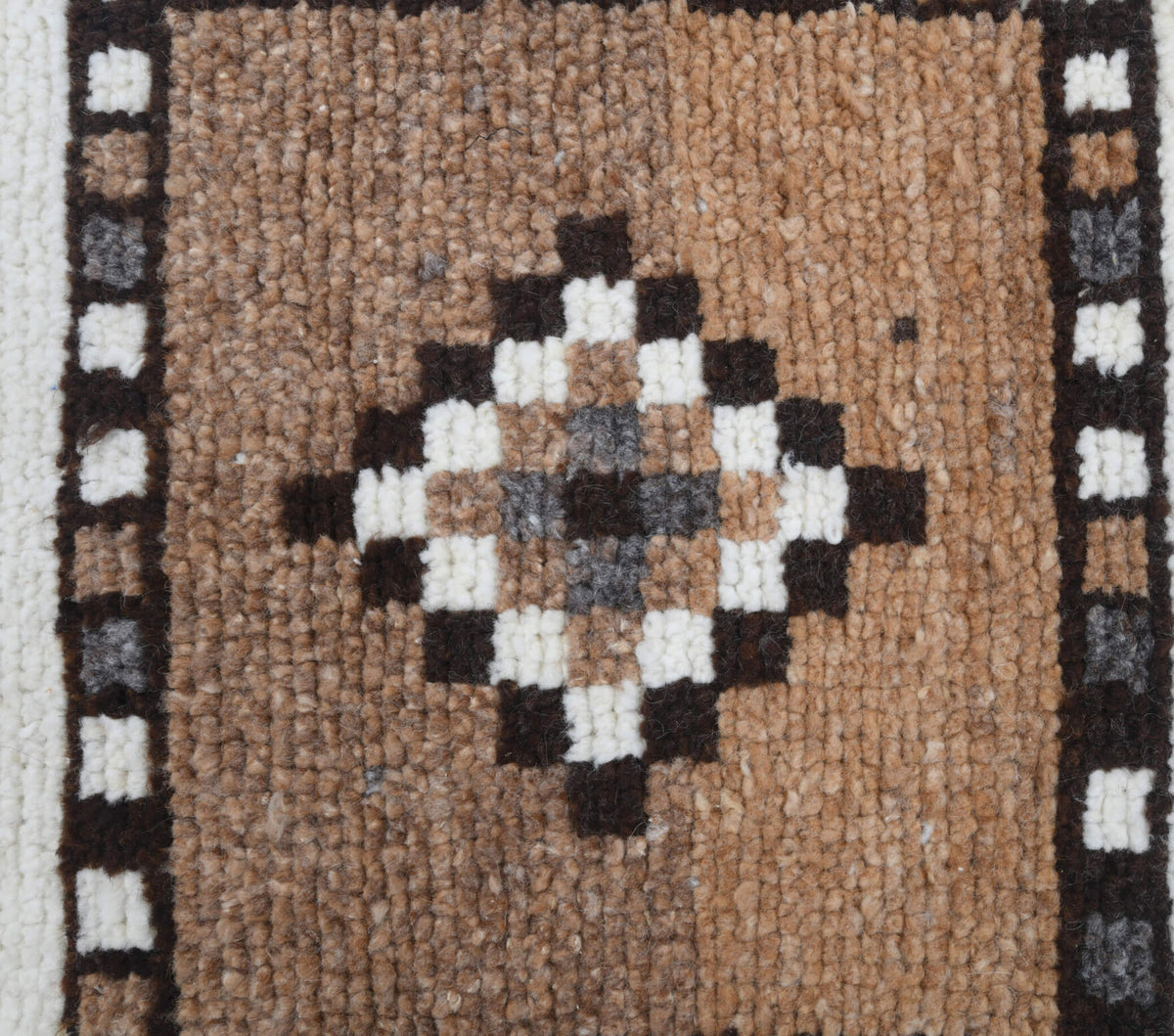 Authentic Anatolian vintage runner rug (1970s) with oriental design – one-of-a-kind at Fame Rugs