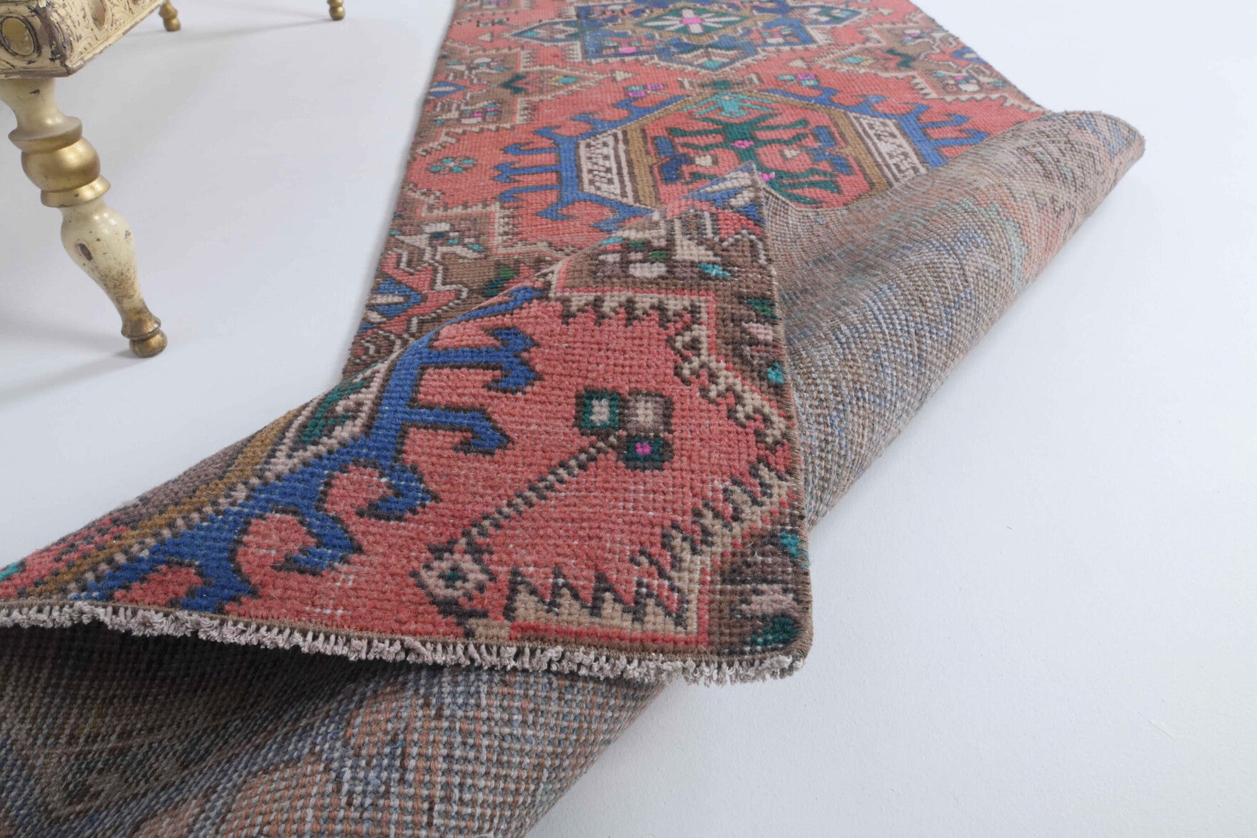Authentic Anatolian vintage runner rug (1970s) with oriental design – one-of-a-kind at Fame Rugs