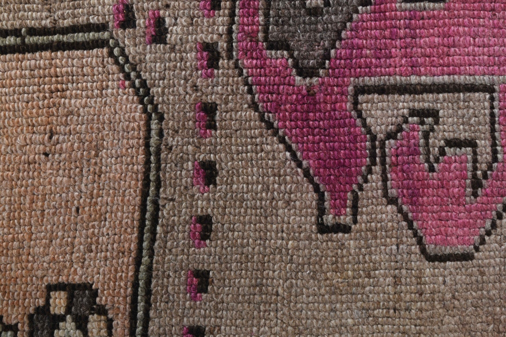 Authentic Anatolian vintage runner rug (1970s) with oriental design – one-of-a-kind at Fame Rugs
