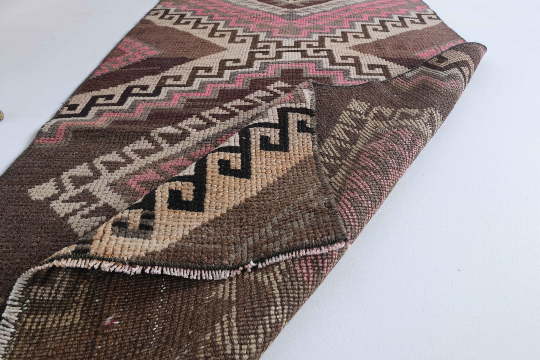 Handmade wool runner from Anatolia, Turkey – Vintage Oushak Runner Rug 2'5" x 7'2"