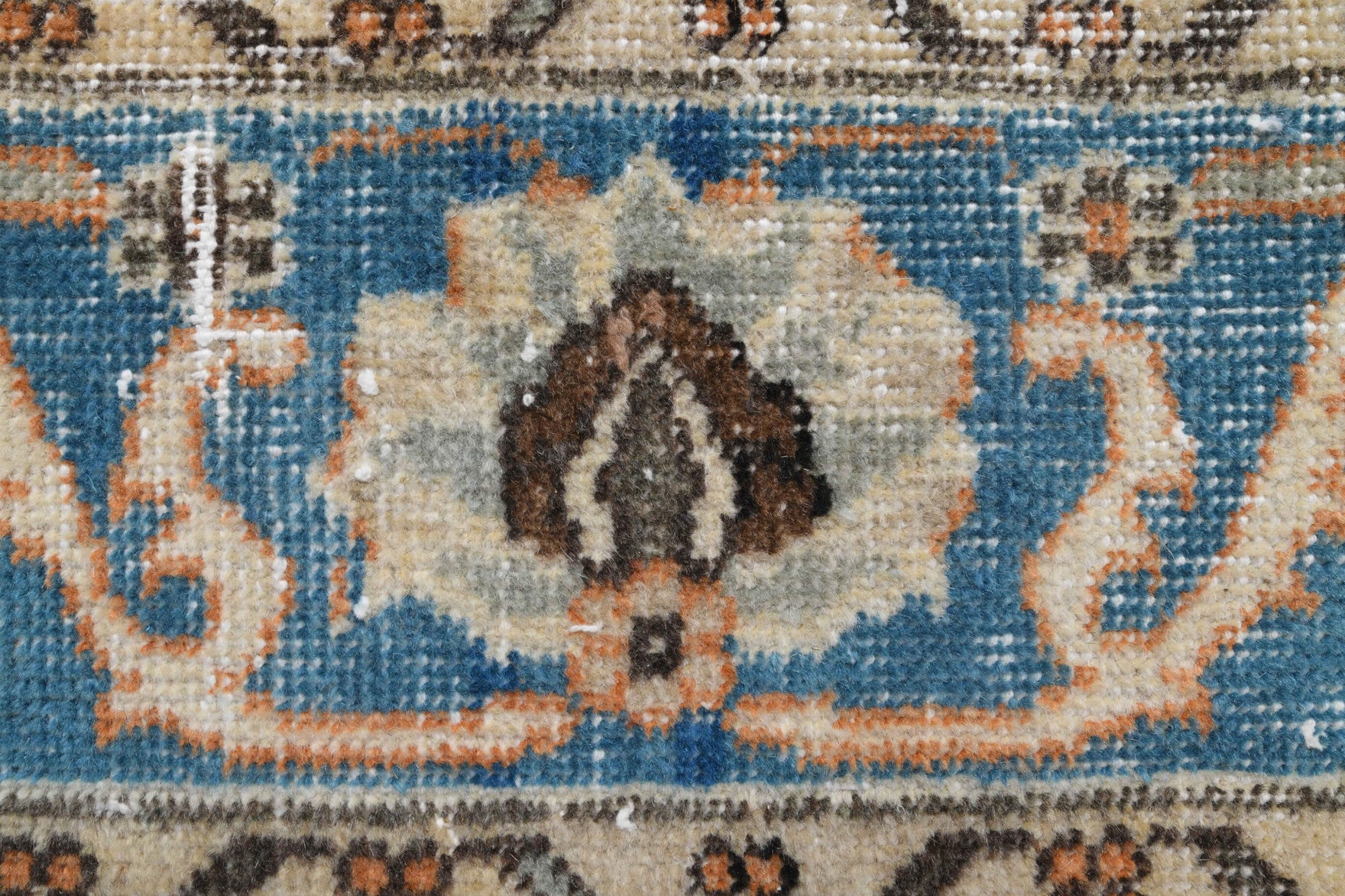 Authentic Anatolian vintage runner rug (1970s) with oriental design – one-of-a-kind at Fame Rugs
