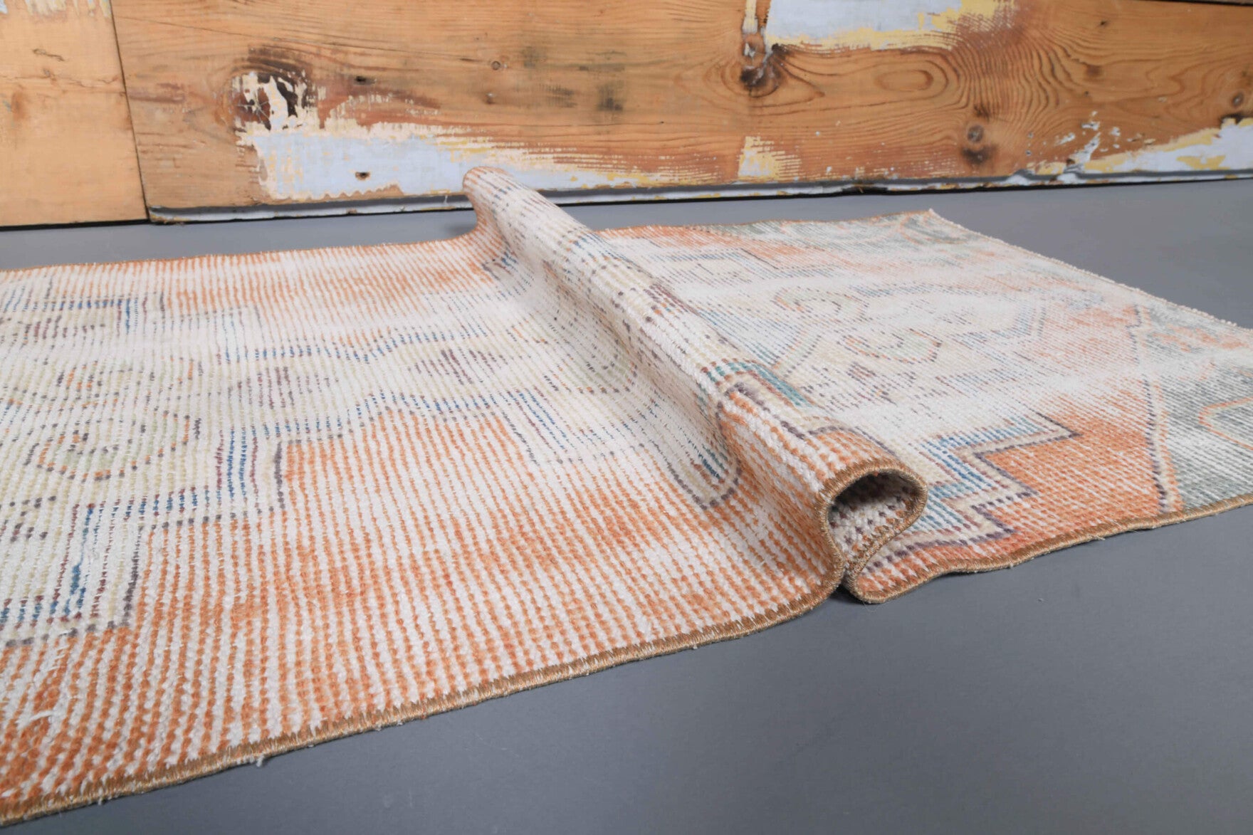 Dilcihan – vintage oriental runner for living room or hallway, 2' x 6'11" (61x210 cm)
