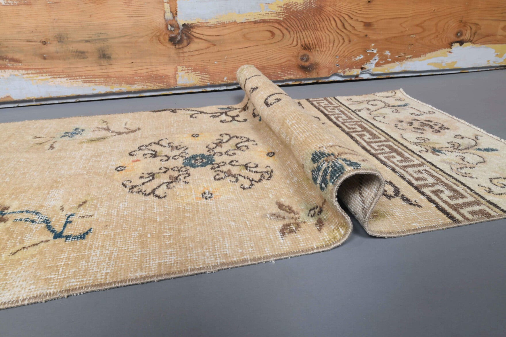 Denizbahar – vintage floral runner for living room or hallway, 1'11" x 9'7" (59x291 cm)