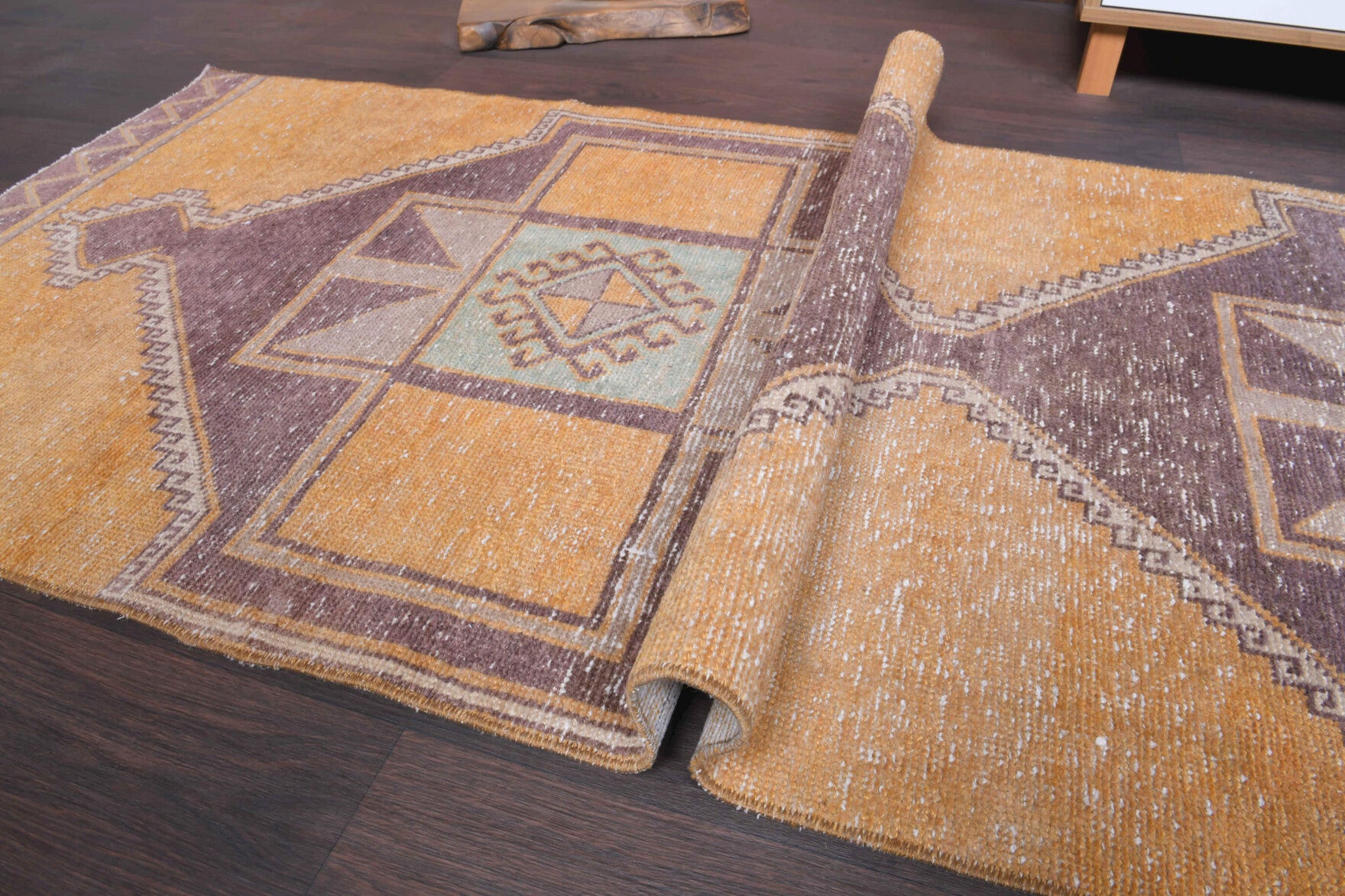 Delphinassa – vintage geometric runner for living room or hallway, 3'1" x 12'4" (95x375 cm)